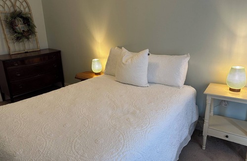 Fitzwilliam Apartment | The Covey House 2BR Apt