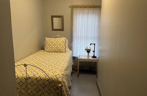 Fitzwilliam Apartment | The Covey House 2BR Apt