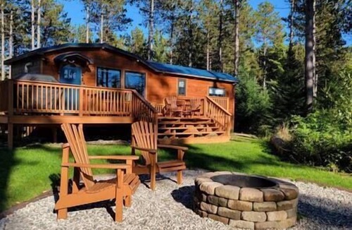 Malone Cabin | The Cozy Bear w/Hot Tub overlooking Mtn views!