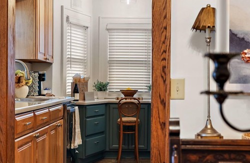 Fulton House | "The Darling" at Drew by Roxy Rentals