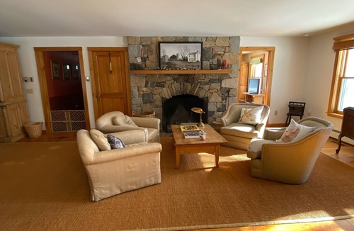 Tunbridge House | The Duck Coop is one of four rentals in the farm house
