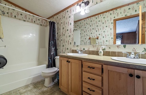 Neillsville Cabin | The Fish Cabin at the Riviera Resort in Neillsville, Wisconsin!