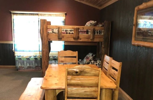 Fountain City Cabin | The Flyway Lodge on the Mississippi - Fountain City, WI