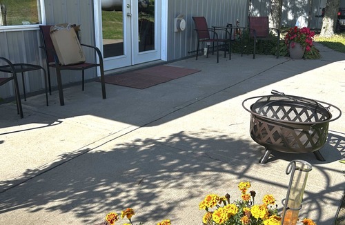Hixton House | The Fox Den Guesthouse, enjoy beautiful WI countryside yet just 3 miles to I94!