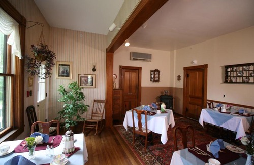 Ludlow Bed & Breakfast | The Governor's Inn