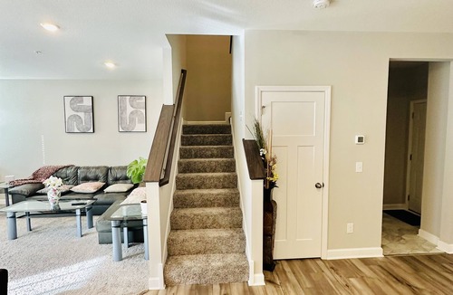 Maple Grove House | The Happy Hideaway suitable for family and friend's getaway.
