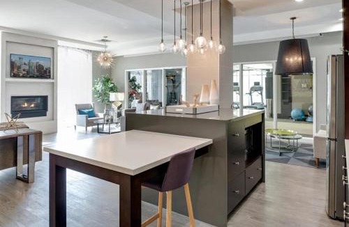 Downtown Minneapolis House | The Hazel Free parking, Gym, Fast WIFI, Central