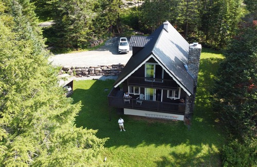 Montgomery Center Ski Chalet | The Hemlock House - 4 Season Chalet near Jay Peak