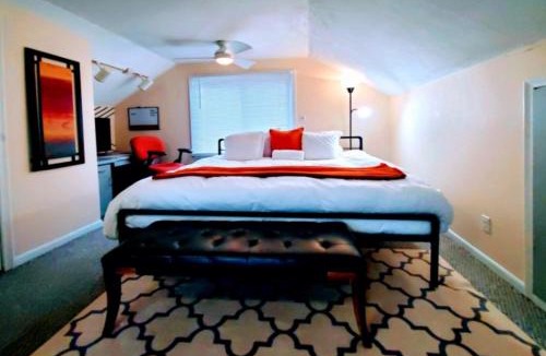 Pontiac House | The Joslyn Chateau, a tri-level home that sleeps 8 with a king master
