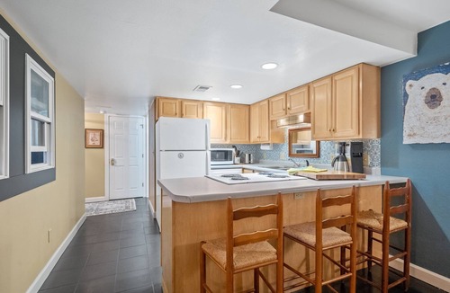 White Bear Lake Apartment | The Lake Hideaway, 2 bdrm in heart of downtown WBL