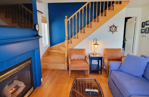 Alexandria Bay House | The Ledges Resort and Marina, Harbor House