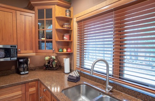 Comstock Cabin | The Lodge: Gorgeous Wooded Retreat on Pristine North Pipe Lake, Hot Tub