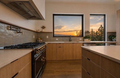 Kalispell House | The Majestic - Elevated Views, Sauna & Game Room