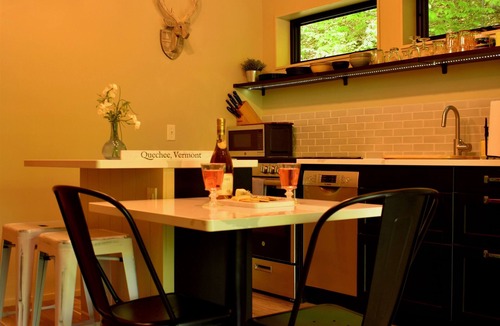 West Hartford Cabin | “The Maple Moose”, modern cabin in Quechee, near Woodstock