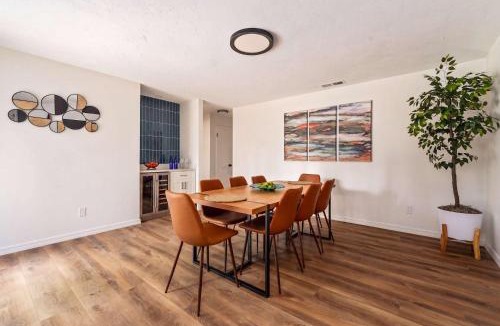 Gainesville House | The Monterey - Private Pool , Grill , 4 King Beds