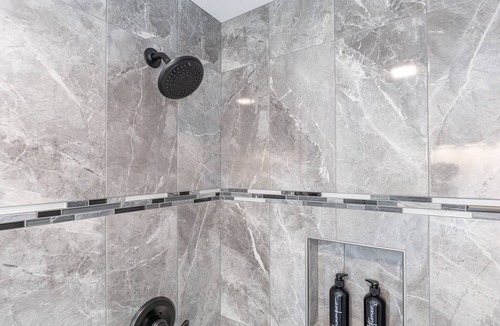 Keene Apartment | "The Murdock Suite @ The Large House"