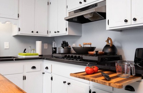 Richfield House | The Nightingale · King Bed | 5 min to MOA | 75 & 65 HDTV I Ping Pong