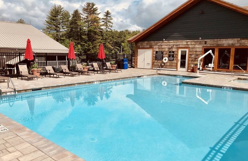 North Conway Condo | THE PENTHOUSE at Cranmore Mt. Resort, N. Conway, 4-season pool, near Story Land!