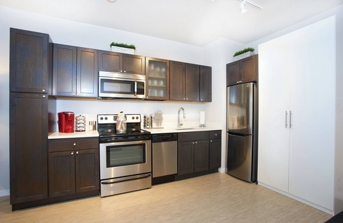 Kingfield Apartment | The Perfect City Retreat@In-Unit W/D@Super Fast WiFi@Roku TVs@Keurig+Coffee