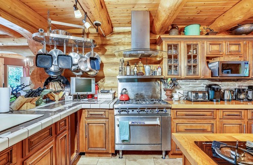 Essex Junction Cabin | The Perfect Vermont Real Log Cabin House.