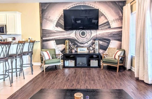 Enterprise House | The Pilot's Parlor 2BR/2.5 Bath townhouse 7 min to base