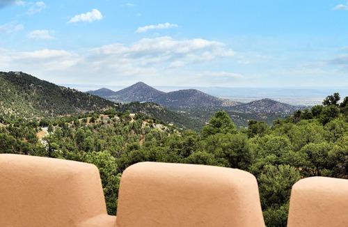 Santa Fe House | The Rass Mandal Residence: A Unique Oasis for Families, Reunions & Getaways