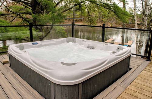 Gloversville House | The Sacandaga Lakeside Escape - NEWLY RENOVATED 2024!