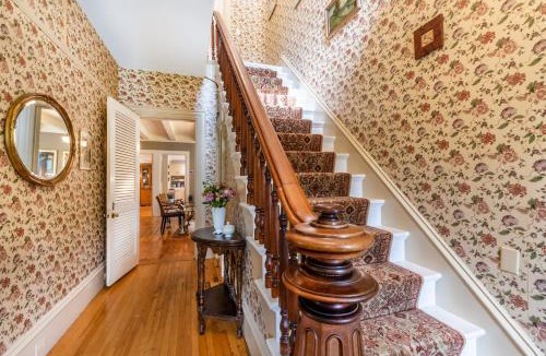 Manchester Center House | The School House - Walk to all Shops and Restaurants - New Remodel