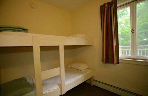 Londonderry Hotel | The Upper Pass Lodge