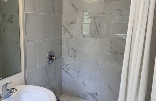 Williamstown Hotel | The Villager Motel