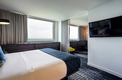 Streeterville Hotel | The Wade