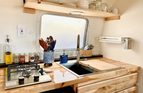 Gold Beach House | The Whale