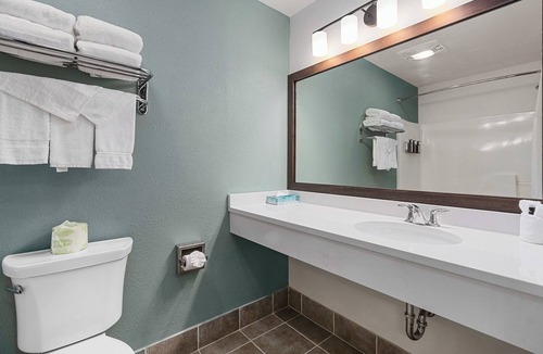 Warrens Resort | Three Bears Waterpark Resort Near Tomah, Ascend Collection Hotel