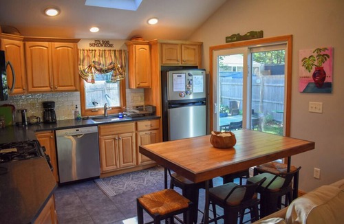Dennis House | Three bedroom home sleeping 5 with central air!