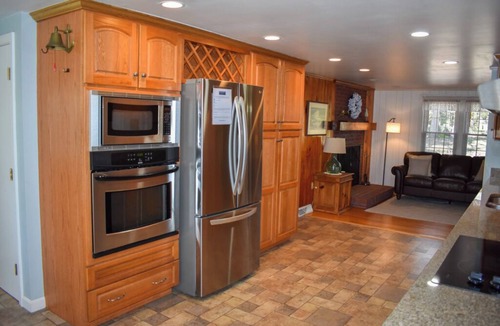 West Dennis House | Three bedroom home with direct access to Kelley's Pond!