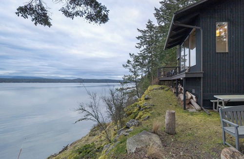 Friday Harbor House | Three-bedroom waterfront! Close to town! CHNL