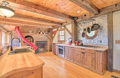 Putney House | Timeless Red Sox Retreat w/Scenic Mountain Views!