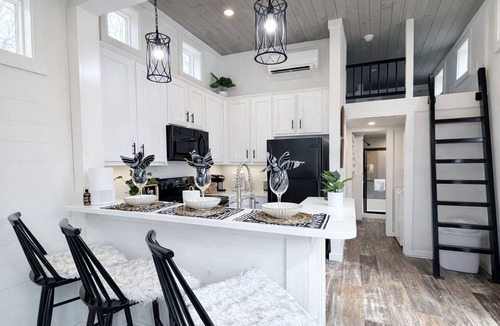 Monteagle House | Tiny Haven at the Retreat