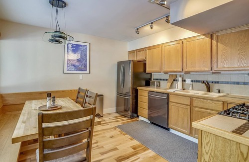 Stowe Area House | Tollhouse 10B: 3 br, fireplace, a/c, summer pool, free ski shuttle!