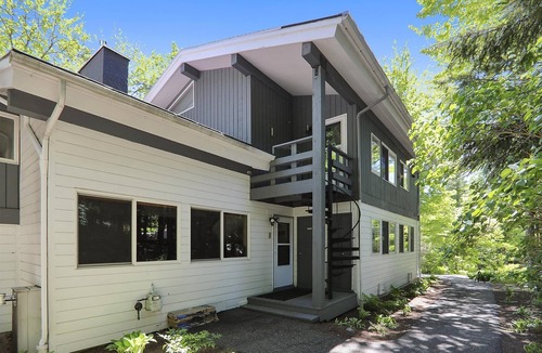 Stowe Area House | Tollhouse 10B: 3 br, fireplace, a/c, summer pool, free ski shuttle!