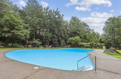 Stowe Area Condo | Tollhouse 10C: 3 br, ski-in/ski-out, woodstove, free ski shuttle, a/c, summer pool!