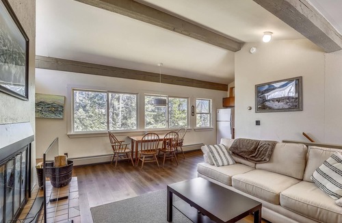 Stowe Area Condo | Tollhouse 17C: 1 br, ski-in/ski-out, community summer pool!