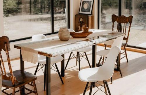 Kerhonkson House | Trail's End - Modern and Private Cabin in the Wood