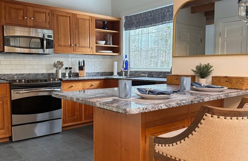 Londonderry House | Tranquil Brookside Retreat w/hot tub & fireplace - pet friendly