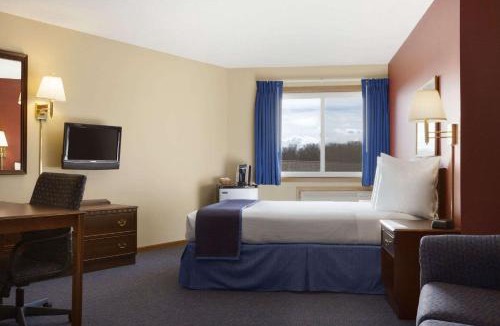 St. Cloud Hotel | Travelodge by Wyndham Motel of St Cloud