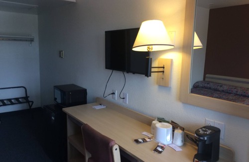 Raton Hotel | Travelodge by Wyndham Raton
