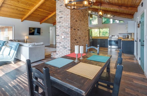 Gold Beach House | Tree-Lined Gold Beach Retreat w/Multiple Decks!