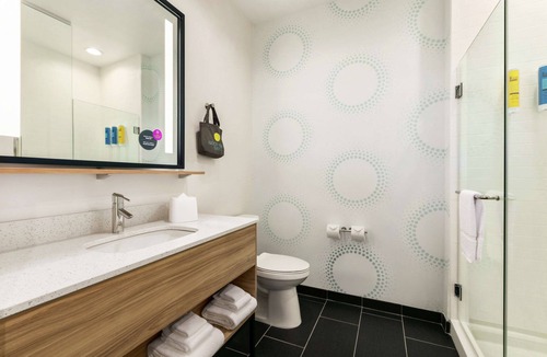 Longview Hotel | Tru by Hilton Longview