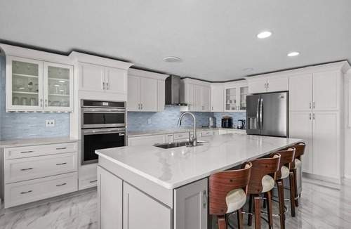 Higgins Lake House | True Higgins Lakefront | Renovated & Spacious!