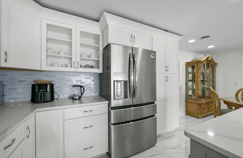 Higgins Lake House | True Higgins Lakefront | Renovated & Spacious!